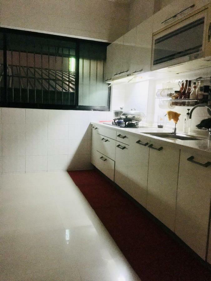 Hades Villa 月租 Тайнан Екстериор снимка